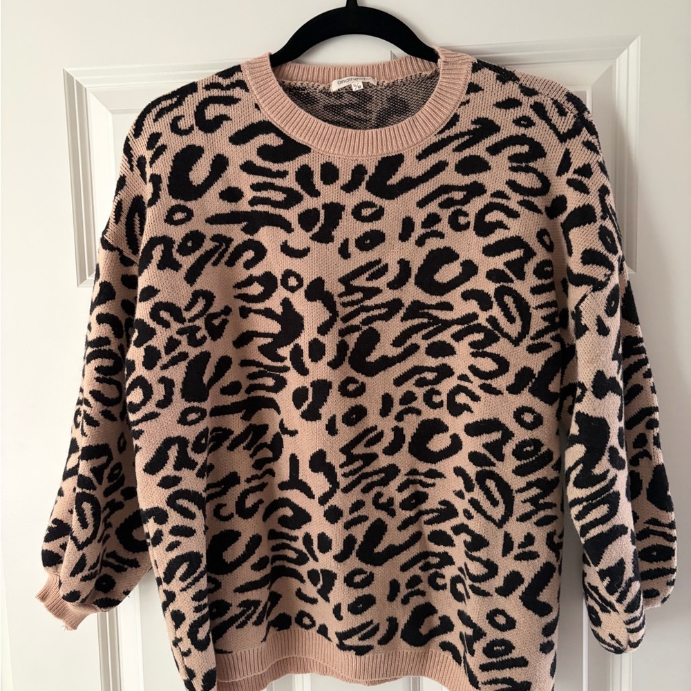 Stylish Animal Print Crew Neck Sweater - Black and Pink